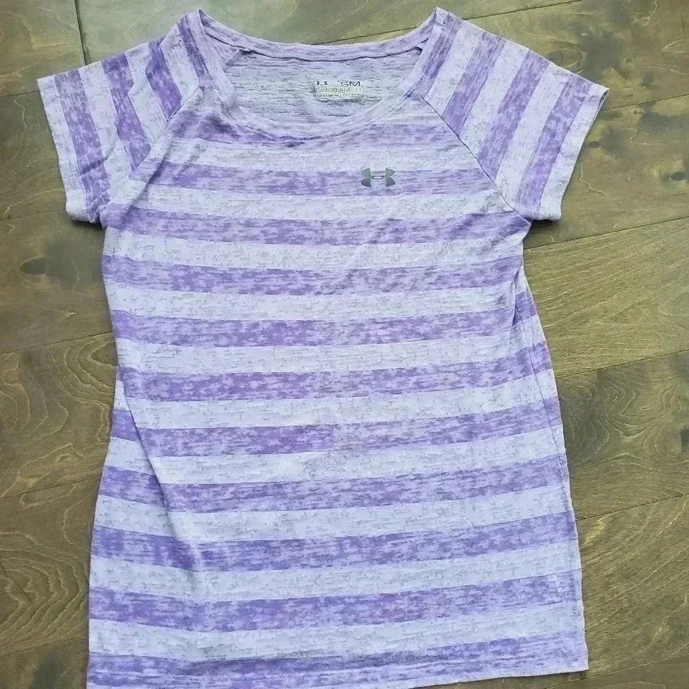Under Armour purple top SIZE Small
